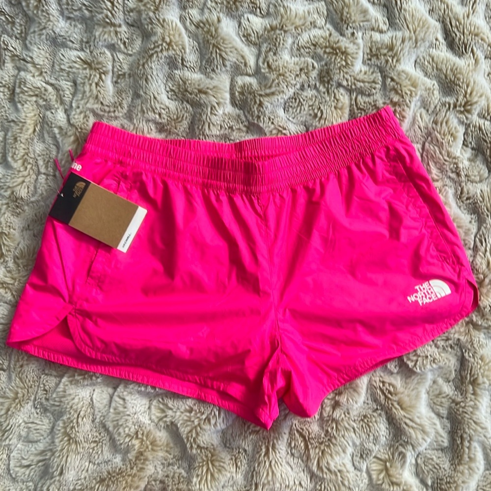 NWT The North Face Windwall Shorts - Size L